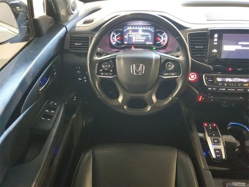 Used 2020 Honda Pilot Touring image 10