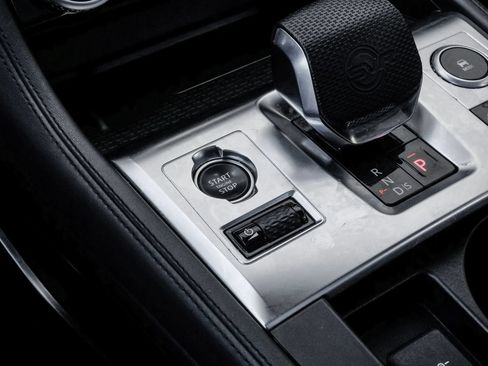 Used 2025 Jaguar F-PACE SVR AWD/4WD image 26