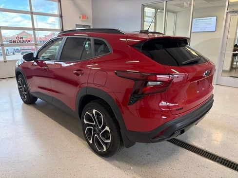 New 2026 Chevrolet Trax RS w/ Sunroof Package FWD image 11