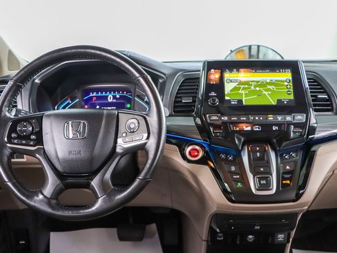 Used 2023 Honda Odyssey Elite image 17