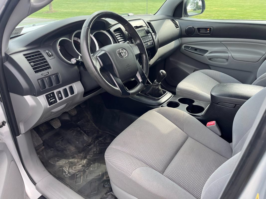 Used 2012 Toyota Tacoma 2WD Access Cab w/ Convenience Pkg image 10