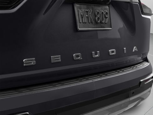 Used 2024 Toyota Sequoia Capstone AWD/4WD image 63