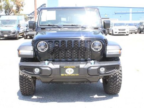 Used 2023 Jeep Wrangler Unlimited w/ Cold Weather Group AWD/4WD image 2