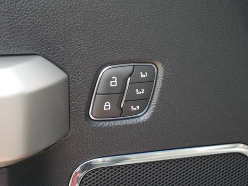 Certified 2020 Ford F350 Lariat w/ Lariat Ultimate Package image 40