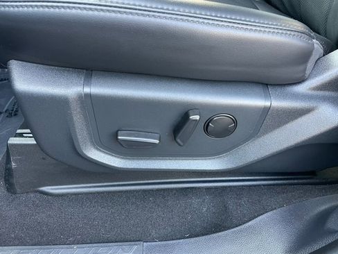 Certified 2024 Ford Expedition XLT image 15