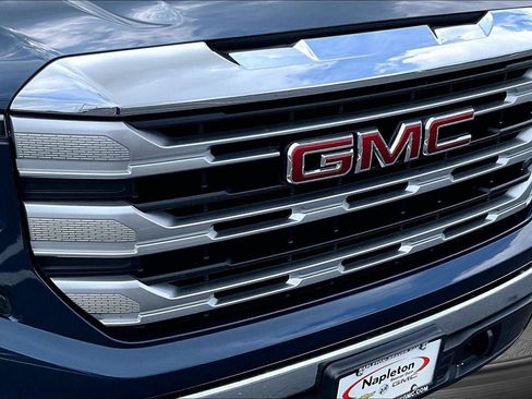 Used 2023 GMC Sierra 1500 SLE AWD/4WD image 29