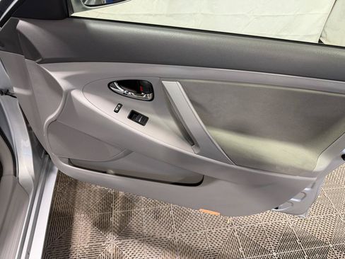 Used 2007 Toyota Camry XLE FWD image 14