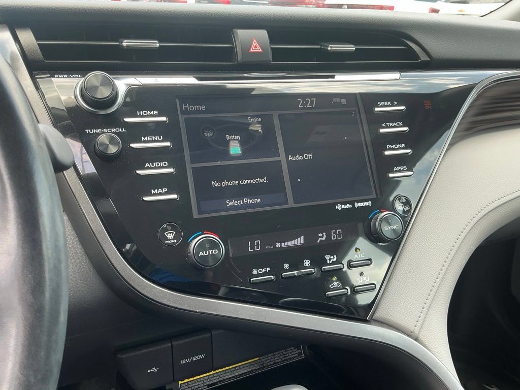Used 2020 Toyota Camry XLE FWD image 41