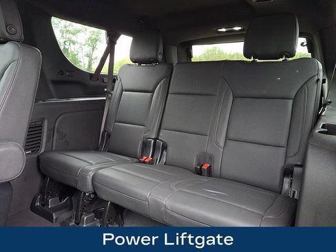 Used 2024 Chevrolet Suburban Z71 w/ Luxury Package AWD/4WD image 21