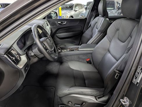 Used 2025 Volvo XC60 B5 Plus image 3