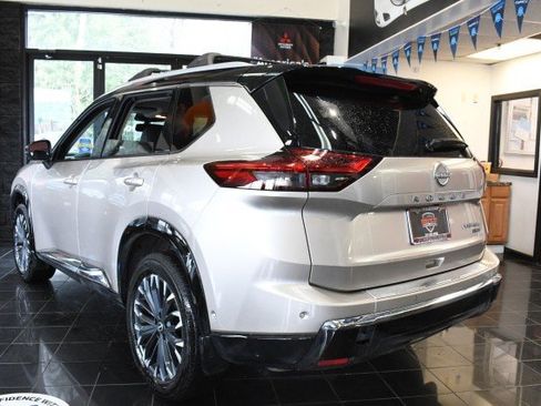 Used 2025 Nissan Rogue Platinum w/ Platinum Premium Package AWD/4WD image 11