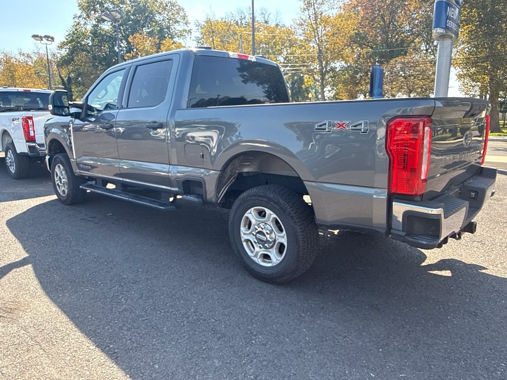 Used 2025 Ford F250 XLT AWD/4WD image 5