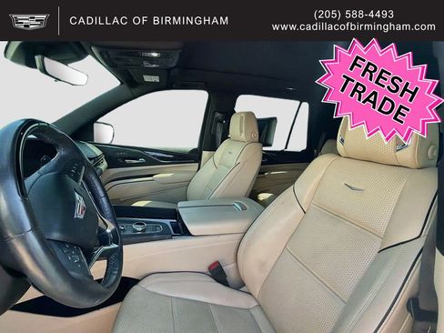 Used 2023 Cadillac Escalade Premium Luxury w/ Performance Package AWD/4WD image 4