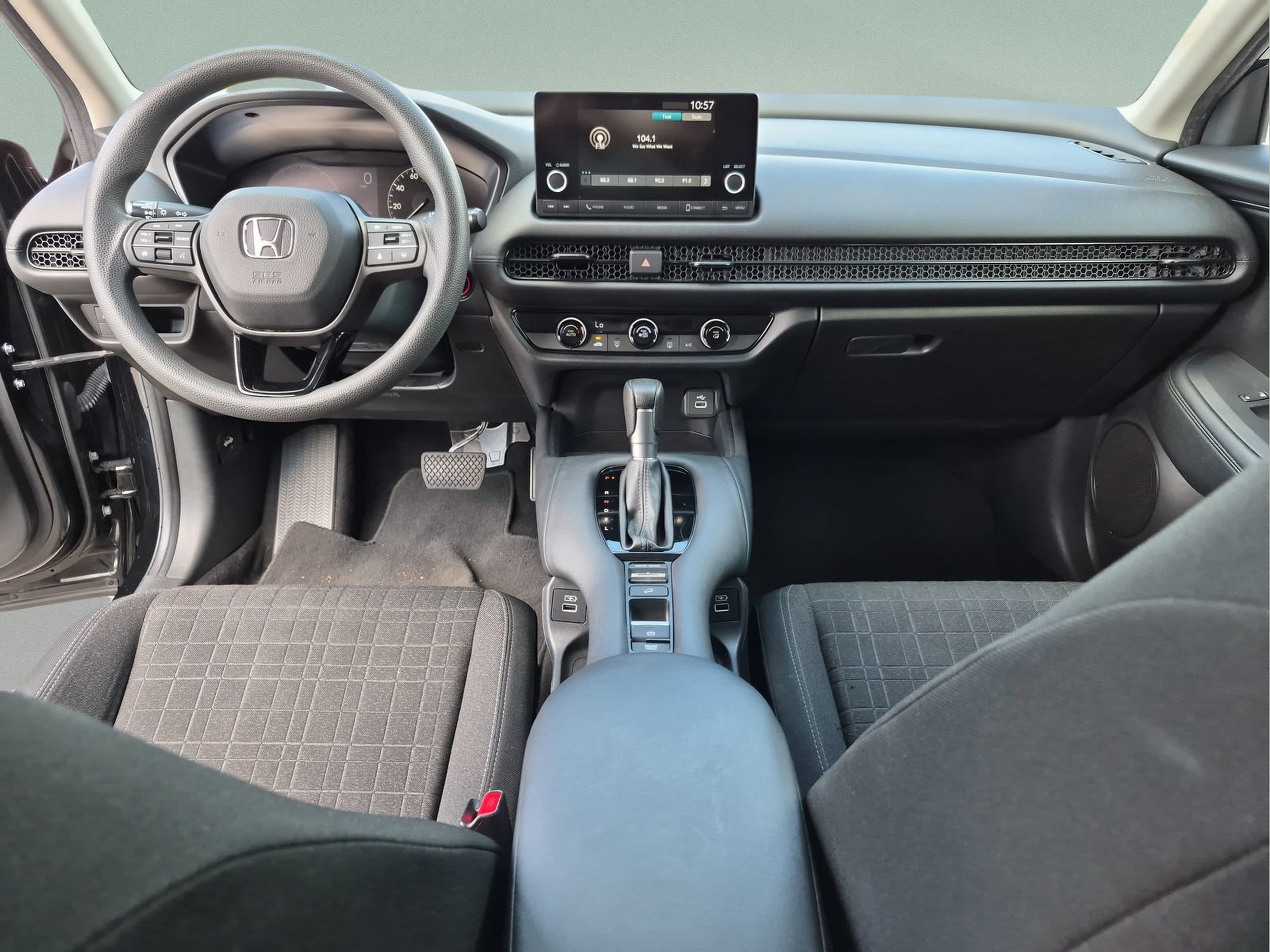 Certified 2023 Honda HR-V LX image 30