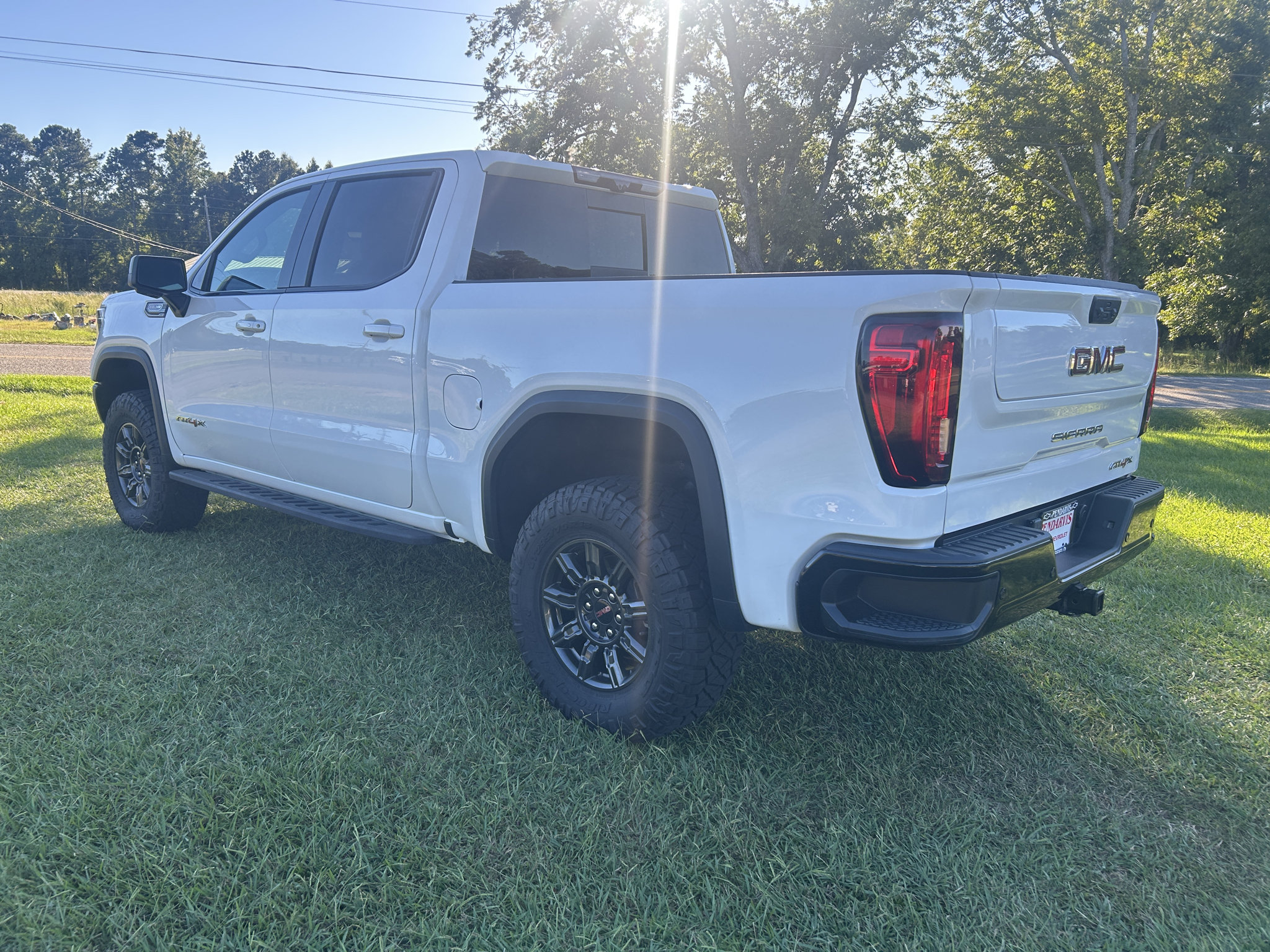 Used 2024 GMC Sierra 1500 AT4X AWD/4WD image 9