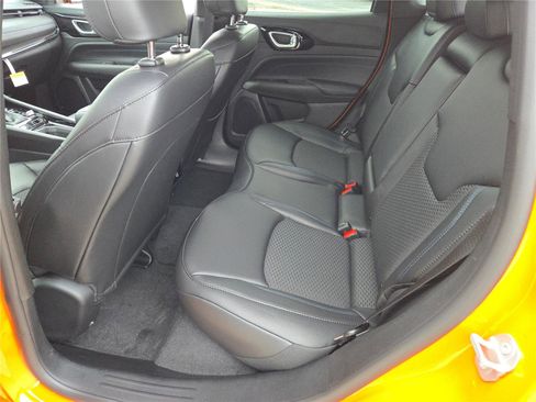 New 2026 Jeep Compass Latitude image 20