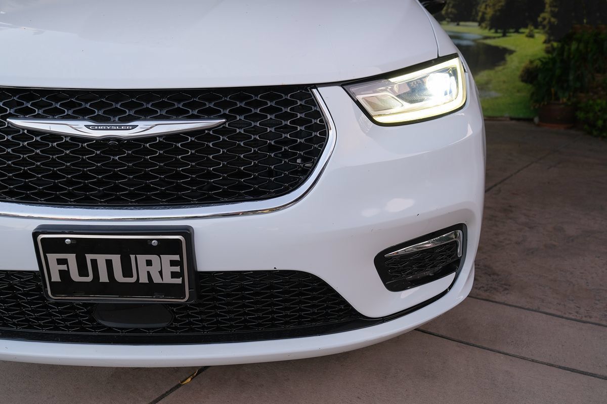 Used 2024 Chrysler Pacifica Touring-L FWD image 39