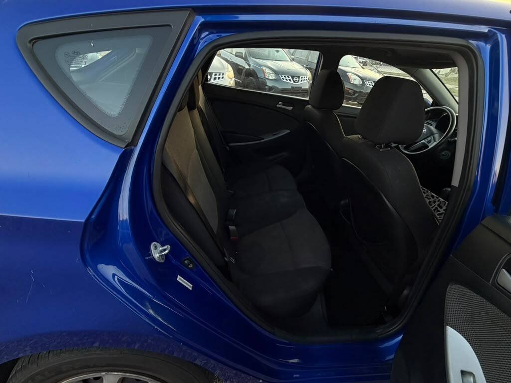 Used 2012 Hyundai Accent GS FWD image 25