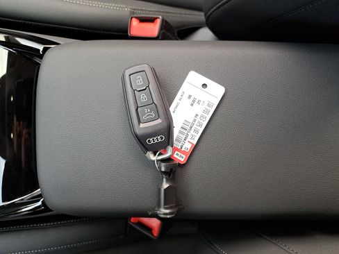 New 2025 Audi Q6 e-tron Premium Plus image 38