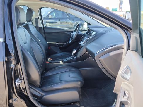 Used 2018 Ford Focus Titanium image 35