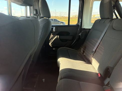 Used 2024 Jeep Wrangler Sport S image 13