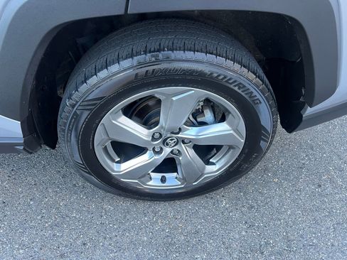 Used 2020 Toyota RAV4 Limited image 14