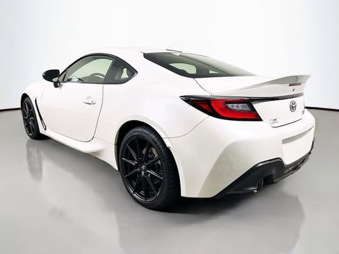 New 2025 Toyota GR86 Premium image 5