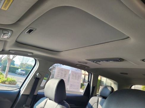 Used 2025 Kia Telluride EX image 8