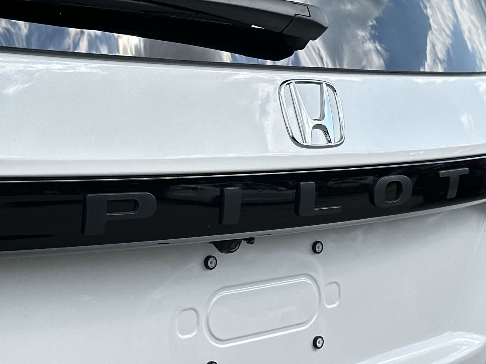 New 2026 Honda Pilot Sport image 11