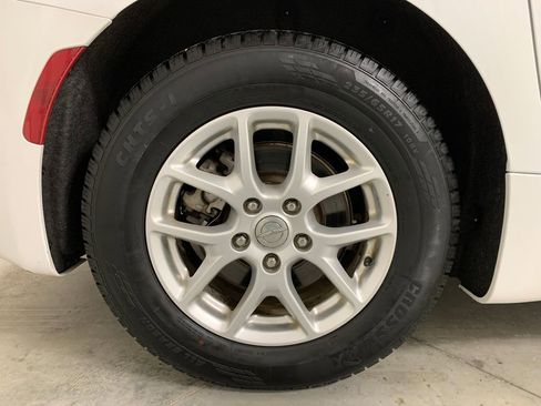 Used 2022 Chrysler Pacifica Touring-L image 10