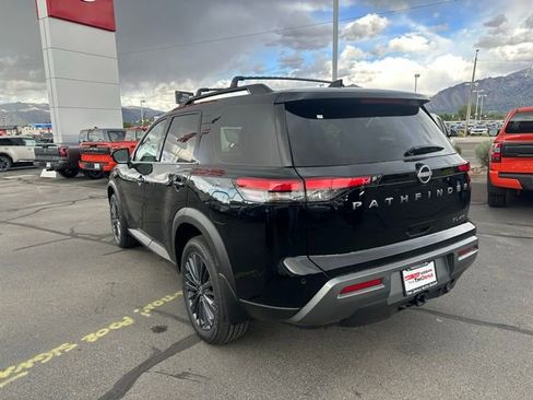 New 2026 Nissan Pathfinder SL w/ SL Premium Package AWD/4WD image 8