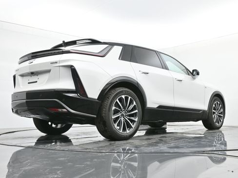 New 2025 Cadillac Lyriq Sport image 19