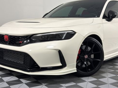 Used 2025 Honda Civic Type R image 6