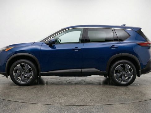 Used 2025 Nissan Rogue SV image 5