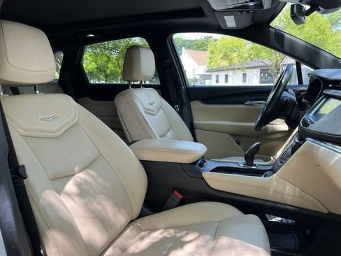 Used 2019 Cadillac XT5 Premium Luxury AWD/4WD image 21