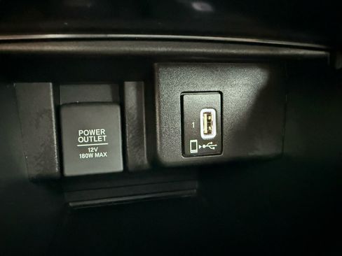 Used 2015 Toyota Prius Three image 42