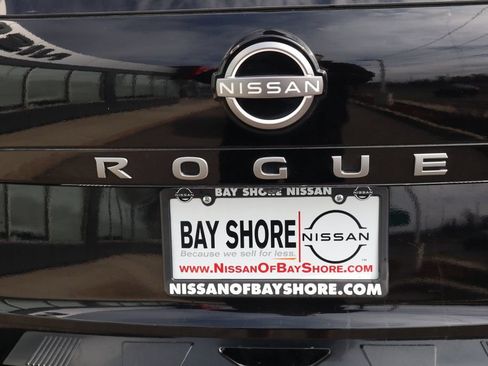Certified 2025 Nissan Rogue SV AWD/4WD image 34