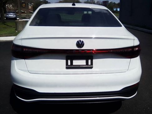 Used 2025 Volkswagen Jetta Sport FWD image 5