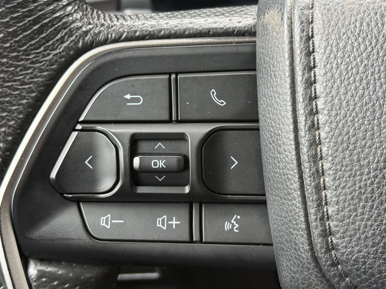 Used 2024 Toyota Tacoma TRD Off-Road AWD/4WD image 24