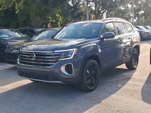 New 2026 Volkswagen Atlas SE FWD image 3