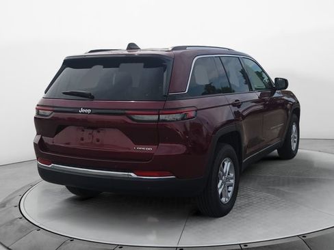 Used 2024 Jeep Grand Cherokee Laredo RWD image 5