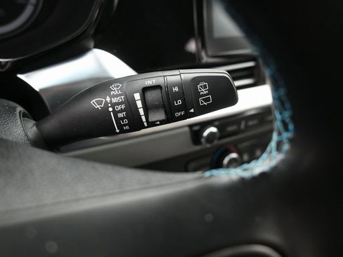 Used 2022 Kia Niro LXS image 17