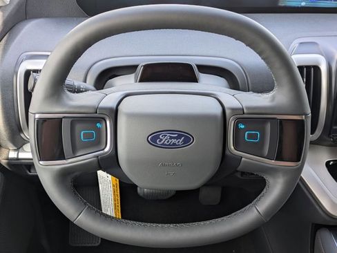 New 2025 Ford Expedition Active image 10