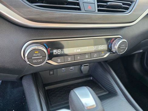 Used 2025 Nissan Altima 2.5 SV w/ SV Special Edition Package FWD image 21