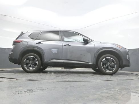 Used 2024 Nissan Rogue SV AWD/4WD image 44