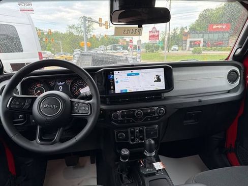 Used 2024 Jeep Wrangler Unlimited Sport AWD/4WD image 3