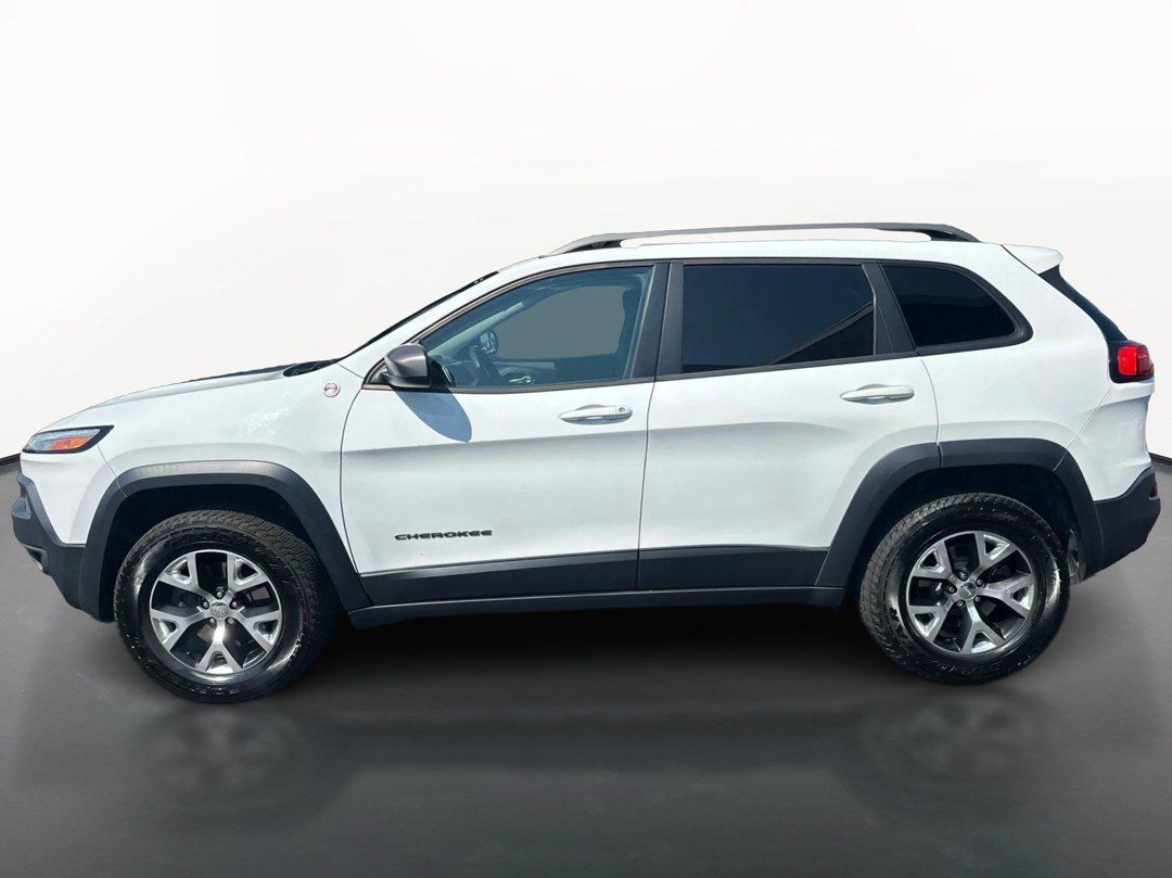 Used 2017 Jeep Cherokee Trailhawk AWD/4WD image 6