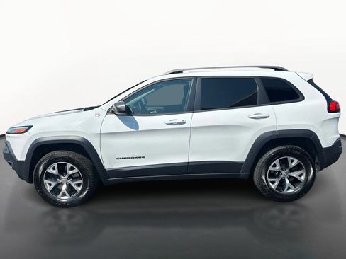Used 2017 Jeep Cherokee Trailhawk AWD/4WD image 6