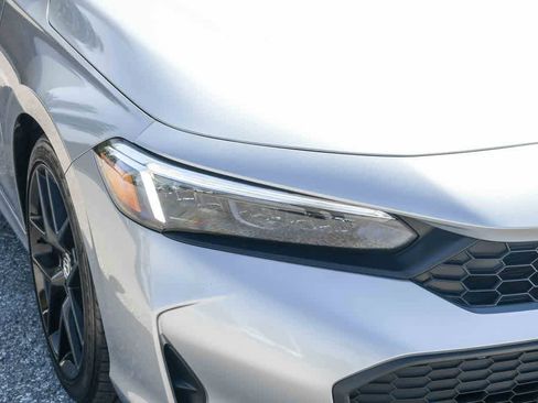 Used 2025 Honda Civic Sport image 4