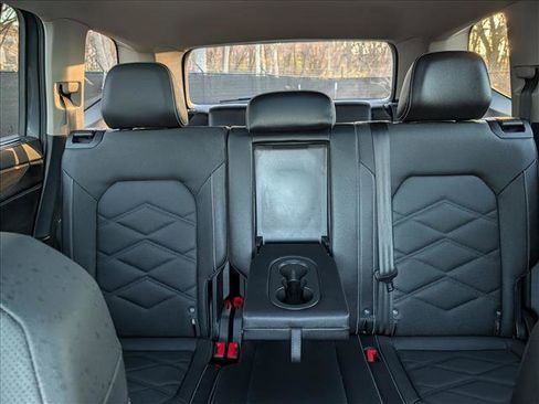 Used 2024 Volkswagen Atlas SE w/ Panoramic Sunroof Package image 19
